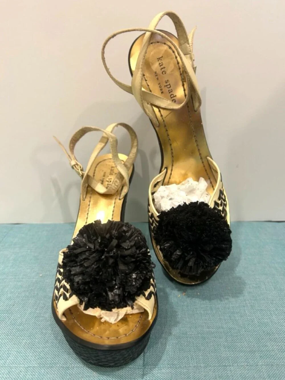 Kate Spade Leather & Raffia Espadrille Wedge Sandals with Black Pom Poms! Sz 9